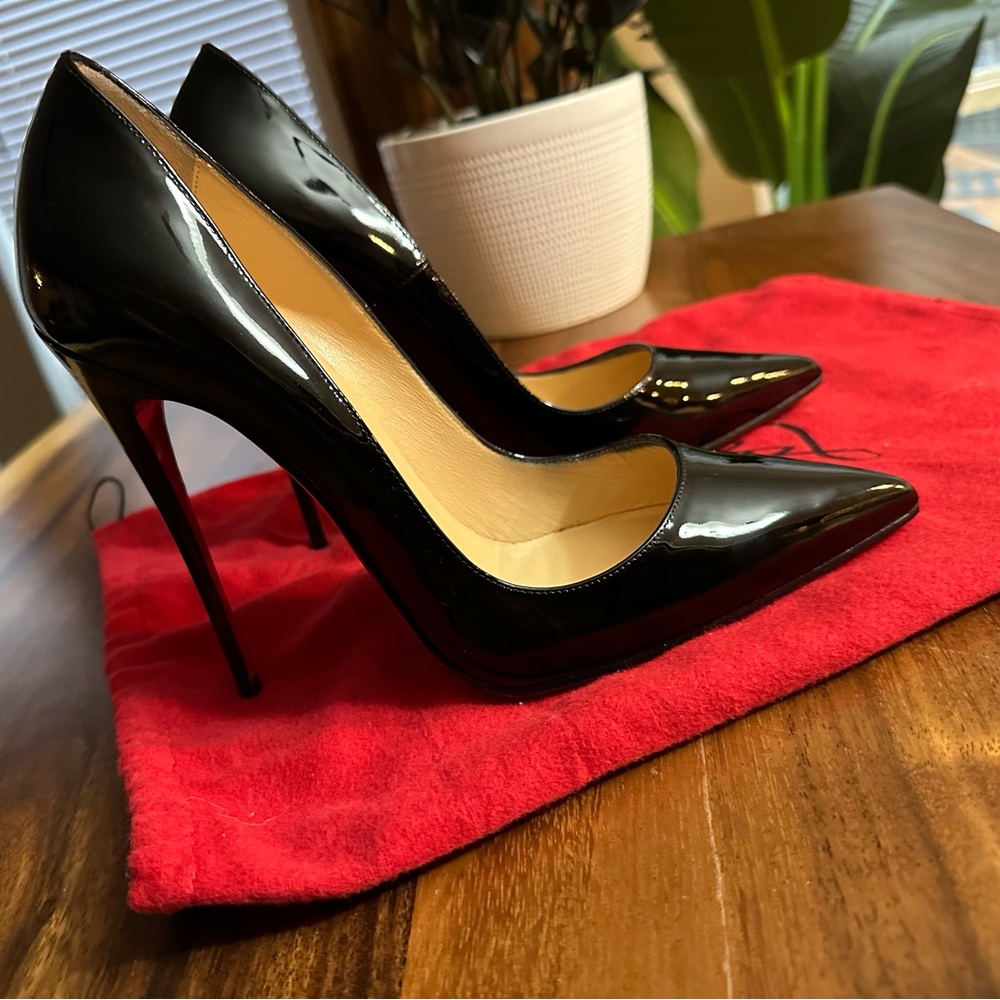 Christian LouBoutin So Kate 120 patent black heels size 40 US size 10